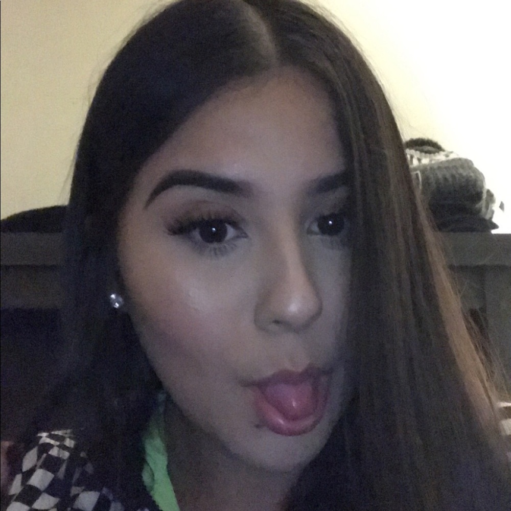Meet your Posher, Jazmin